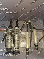 Комплект амортизаторов на Toyota Land Cruiser 200